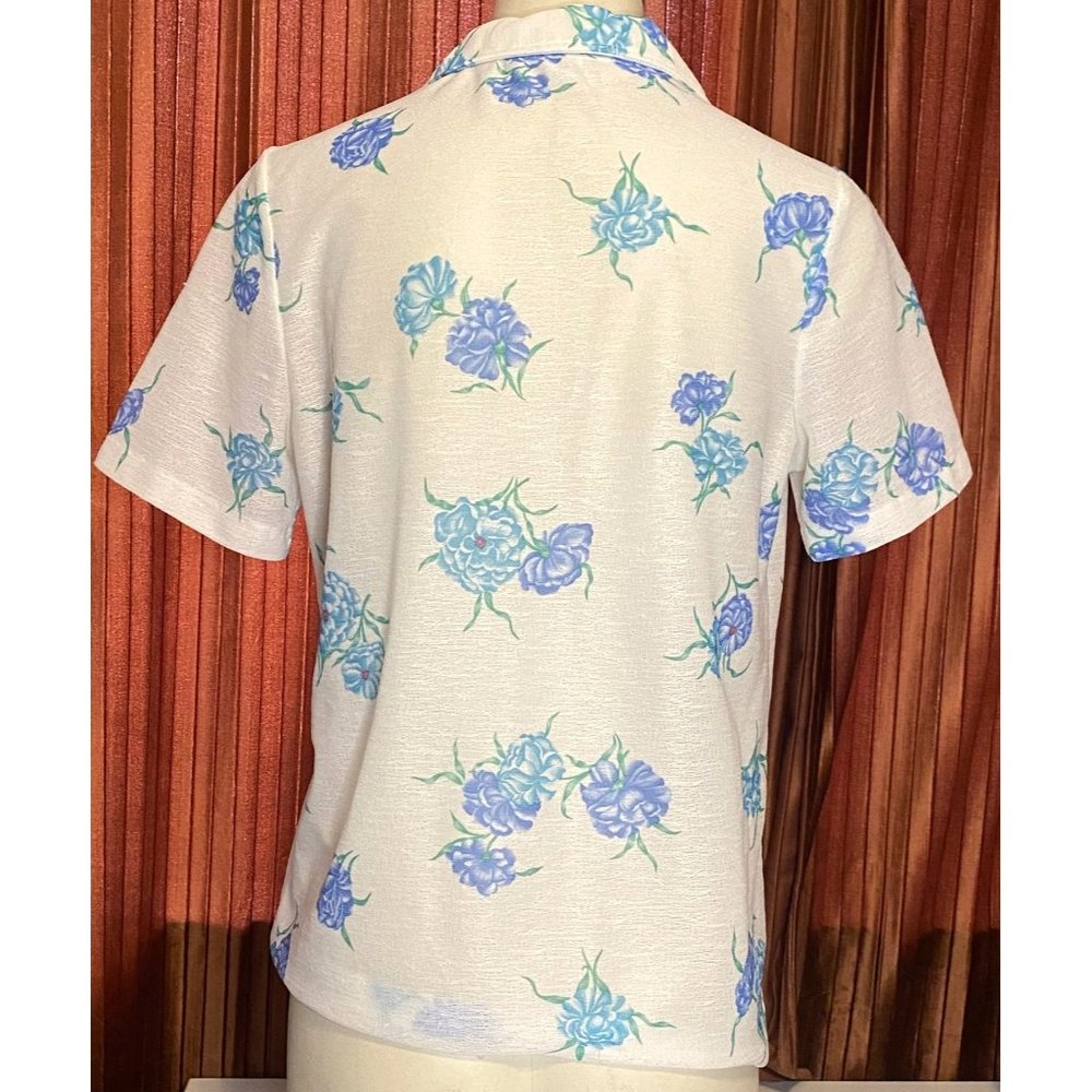 Vintage White Collared with Blue Flowers size Small/Medium - Picture 3 of 3